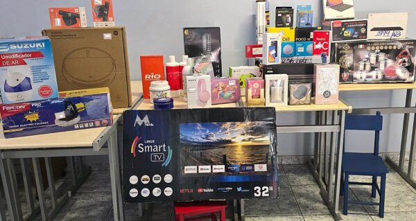 Megabazar de produtos importados acontece neste sábado - foto divulgação