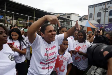 Rio de Janeiro (RJ), 31/10/2025 - Moradores, familiares e representantes da sociedade civil se reúnem na comunidade da Vila Cruzeiro para manifestação de repúdio à Operação Contenção que deixou 121 mortos. Foto: Tânia Rêgo/Agência Brasil