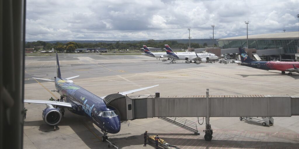 aeroporto_internacional_de_brasilia1912223001.jpg