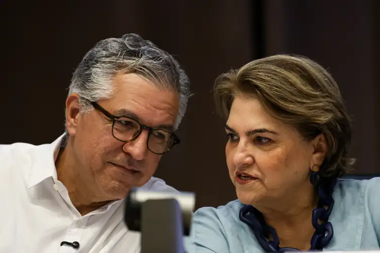 Marcelo Camargo/Agência Brasil Brasília (DF), 28/10/2025 - O ministro da Saúde, Alexandre Padilha, e a ministra das Mulheres, Márcia Lopes, durante o lançamento do Fórum de Mulheres na Saúde, espaço permanente para debater e fortalecer políticas públicas de saúde para as mulheres. Foto: Marcelo Camargo/Agência Brasil