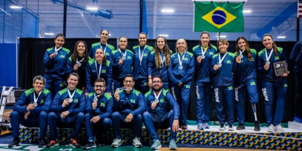 foto-podio-volei-1024x683.jpg