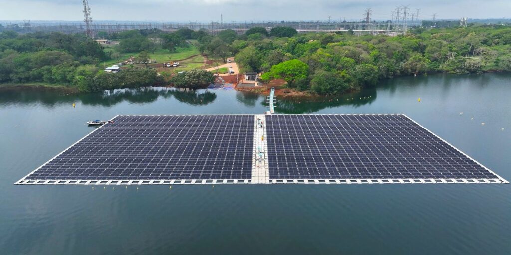 usina_de_itaipu_termina_montagem_de_ilha_solar02.jpg
