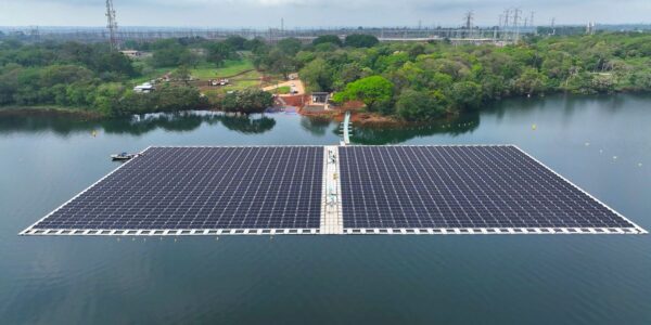 usina_de_itaipu_termina_montagem_de_ilha_solar02.jpg