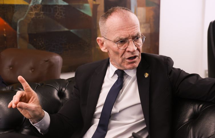 Lula Marques/Agência Brasil Brasília - 05/11/2025 - Senador, Fabiano Contarato, presidente da CPI do crime organizado, durante entrevista para Agência Brasil. Foto: Lula Marques/ Agência Brasil.