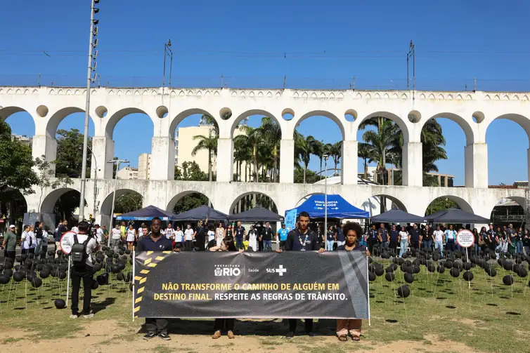 Rio de Janeiro (RJ), 28/11/2025 – Ato nos Arcos da Lapa marca o Dia Mundial em Memória das Vítimas de Trânsito. Foto: Tomaz Silva/Agência Brasil