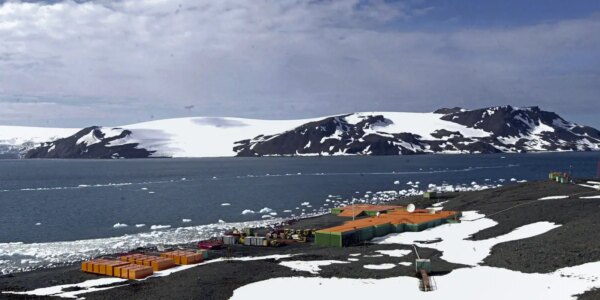 estacao_antartica_comandante_ferraz_0805200288.jpg