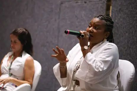 Fortaleza (CE), 05/12/2025 – A ministra da Cultura, Margareth Menezes durante divulgação de pesquisa sobre hábitos culturais, no Mercado das Indústrias Criativas do Brasil (MICBR+Ibero-América), no Centro Dragão do Mar de Arte e Cultura, em Fortaleza (CE). Foto: Tomaz Silva/Agência Brasil