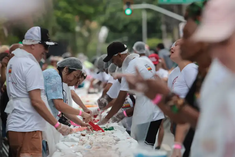 Paulo Pinto/Agência Brasil São Paulo (SP), 05/01/2026 - Bolo de aniversário em comemoração aos 472 anos de São Paulo, no bairro do Bixiga. Foto: Paulo Pinto/Agência Brasil
