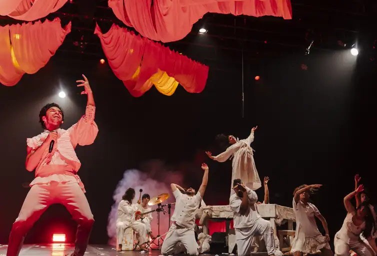 Rio de Janeiro (RJ), 07/01/2026 - Peça teatral Os irmãos Karamazov. Foto: Flora Negri/Divulgação