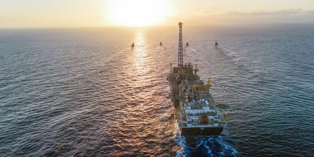 fpso_p-78_chegada_campo_de_buzios_foto1_-_credito_divulgacao_petrobras_1.jpg