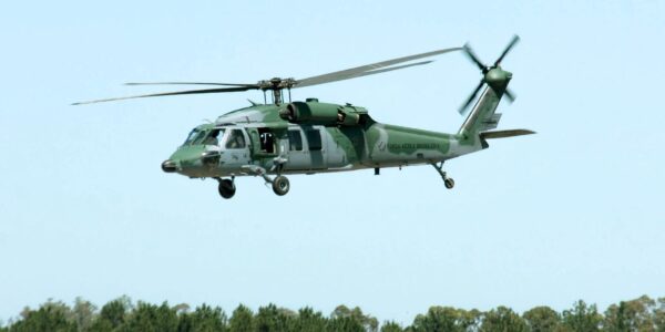 helicoptero_uh-60_black_hawk_01.jpg