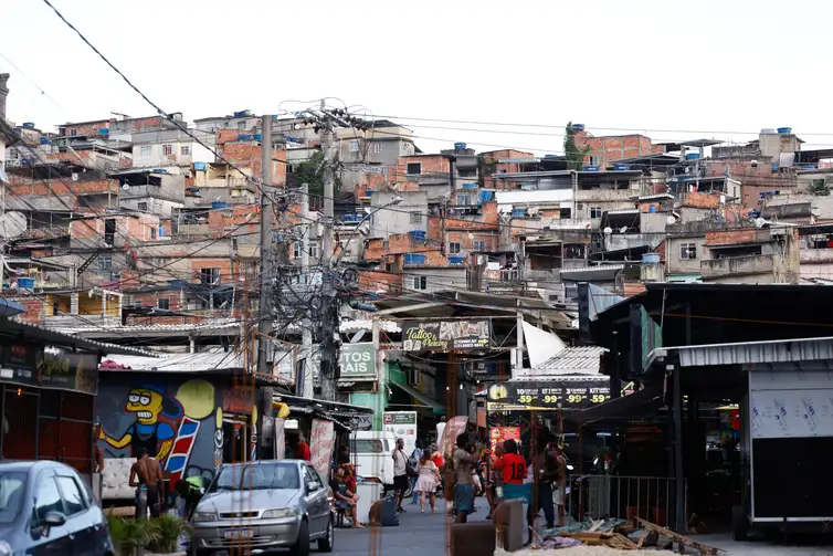Rio de Janeiro (RJ), 02/11/2025 - Rua Santa Celinha, ao lado da praça São Lucas, no Complexo da Penha. zona norte da Cidade. Foto: Tânia Rêgo/Agência Brasil