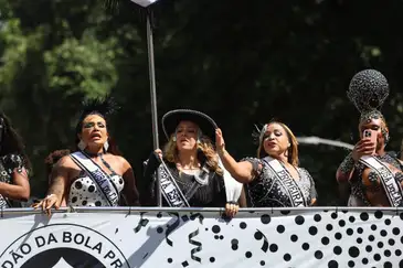 Tomaz Silva/Agência Brasil Rio de Janeiro (RJ), 14/02/2026 – O bloco Cordão da Bola Preta desfila no sábado de carnaval no centro do Rio de Janeiro. Foto: Tomaz Silva/Agência Brasil